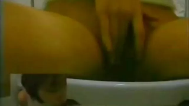 حرکت پاها روی شانه ها با لوفای جذاب که توسط گلشیفته فراهانی فیلم سکسی Perfect Gonzo تجدید شده است.